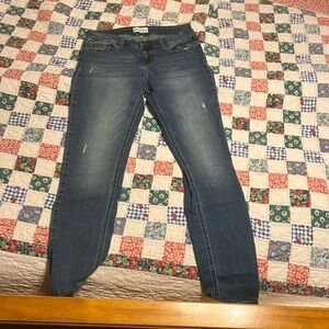 Women’s studio blue denim jeans: destroyed size 27